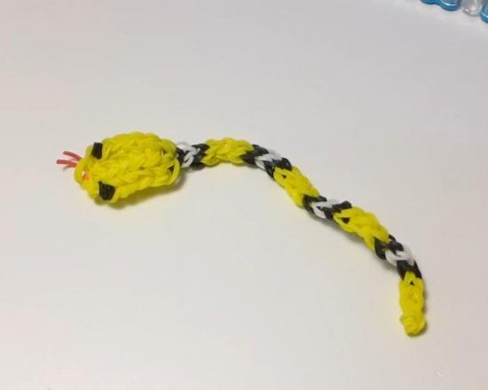 Cómo tejer una serpiente con bandas elásticas usando lecciones de fotos y videos